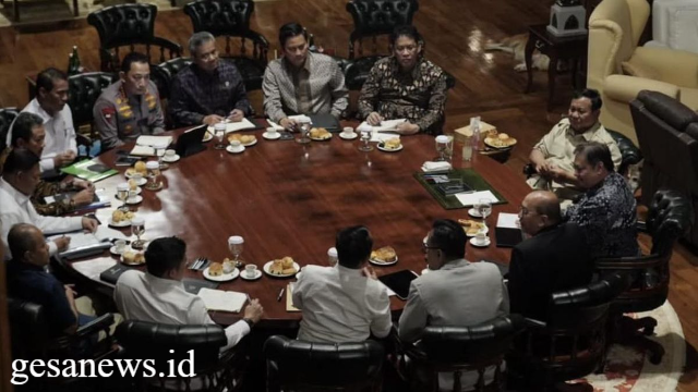 Prabowo Panggil Menteri Keuangan ke Hambalang: Imbas Keluhan Agrinas Soal Proyek Papua